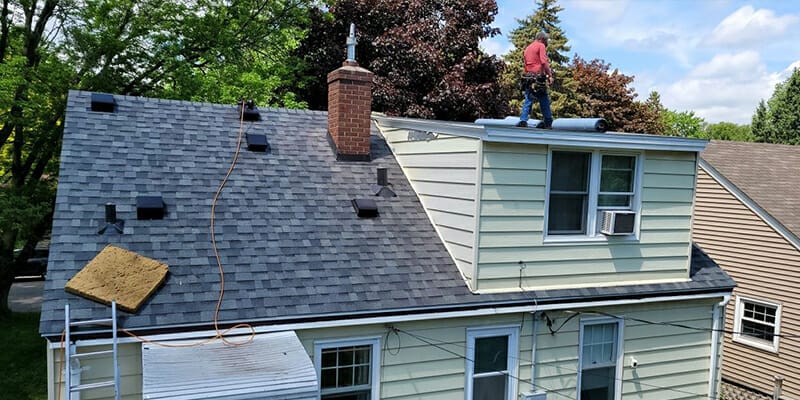 3 Benefits of Hiring a Local Roofing Company in Minneapolis
